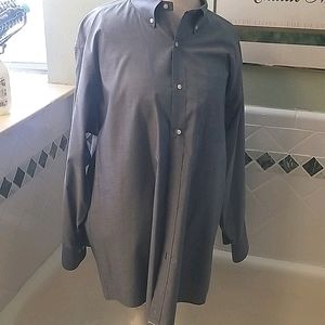 Tommy Hilfiger men's button down long sleeve shirt